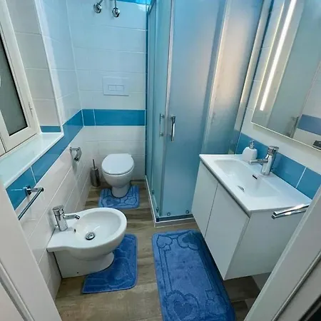 La Conchiglia Apartment *